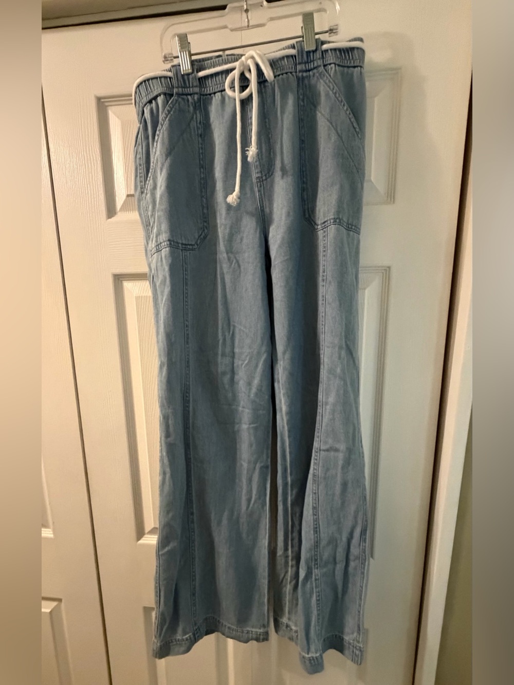 Risen Jeans Women’s Size M Drawstring Straight Leg Jeans